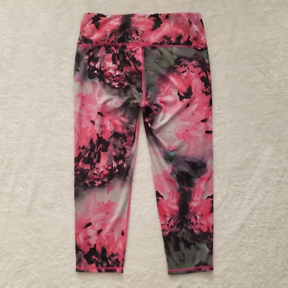 ATHLETA Fitted Leg Multi Color Capri Yoga Pants SZ S - Picture 4 of 14